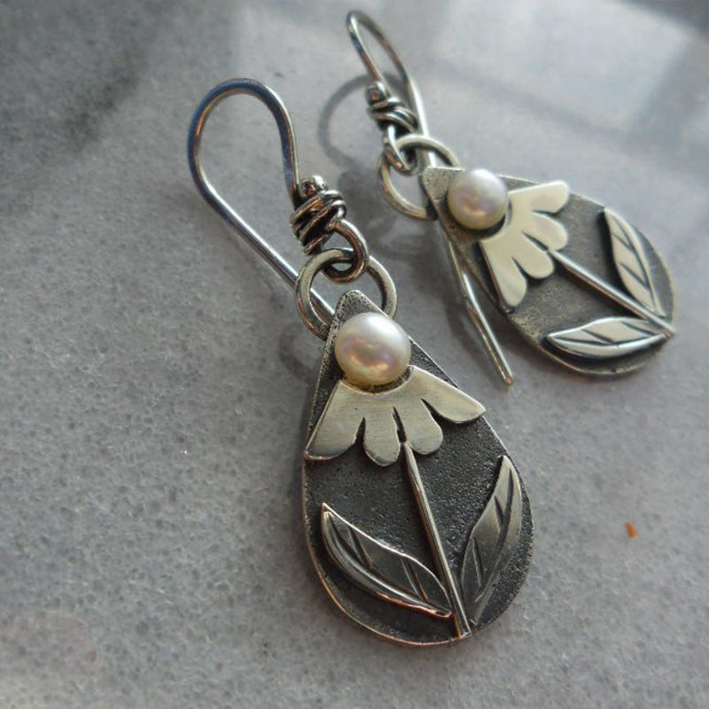European And American Old Water Drop Three-dimensional Lace Leaves Metal Alloy Earrings