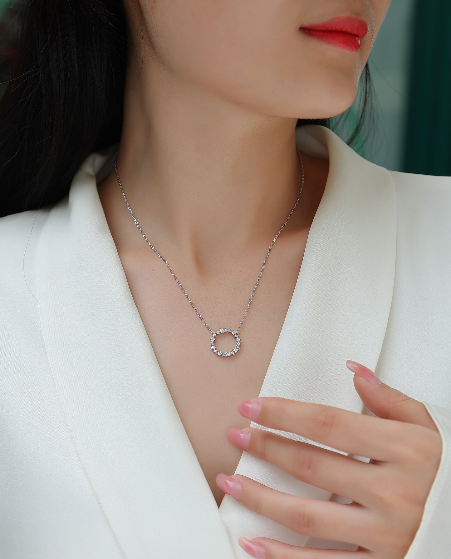 Emerald Water Ripples - A Fashionable And Luxurious Diamond Jewelry Pendant Set With Moissanite S925 Sterling Silver And Platinum Plating